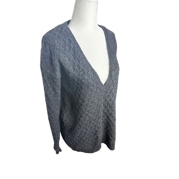 A.L.C. Sample Set Gray Diamond Soft Ribbed‎ Deep V-Neck Sweater Women's - Picture 1 of 6